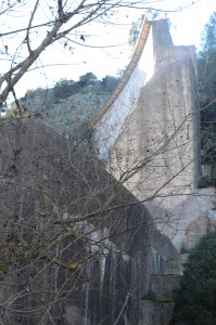 Les restes du barrage de Malpasset